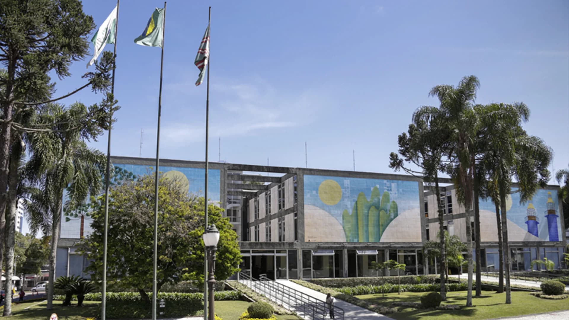 Concurso Prefeitura de Curitiba: três editais trazem mais de 340 vagas