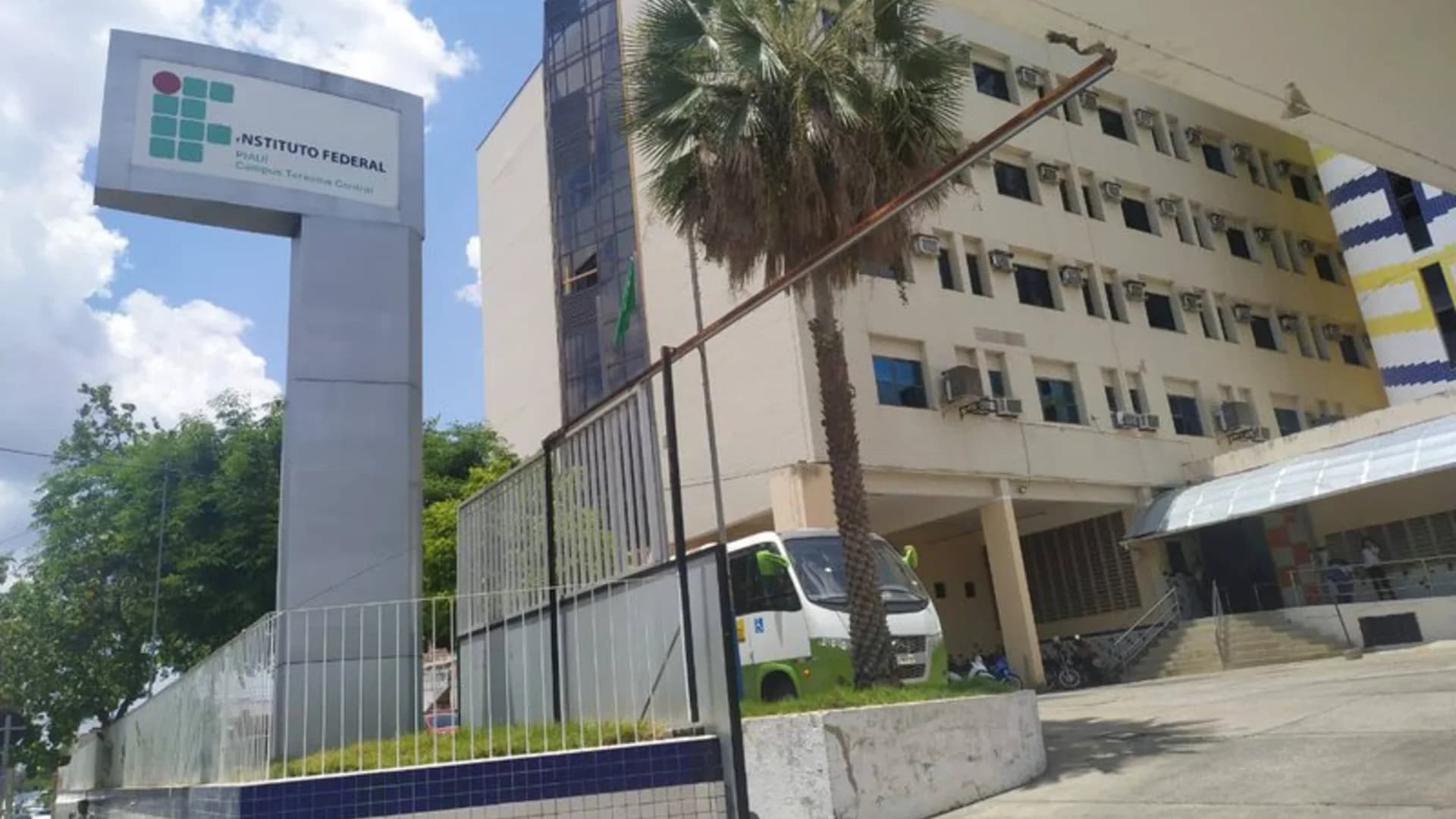 IFPI: edital publicado com 52 vagas e salários de até R$ 6,4 mil