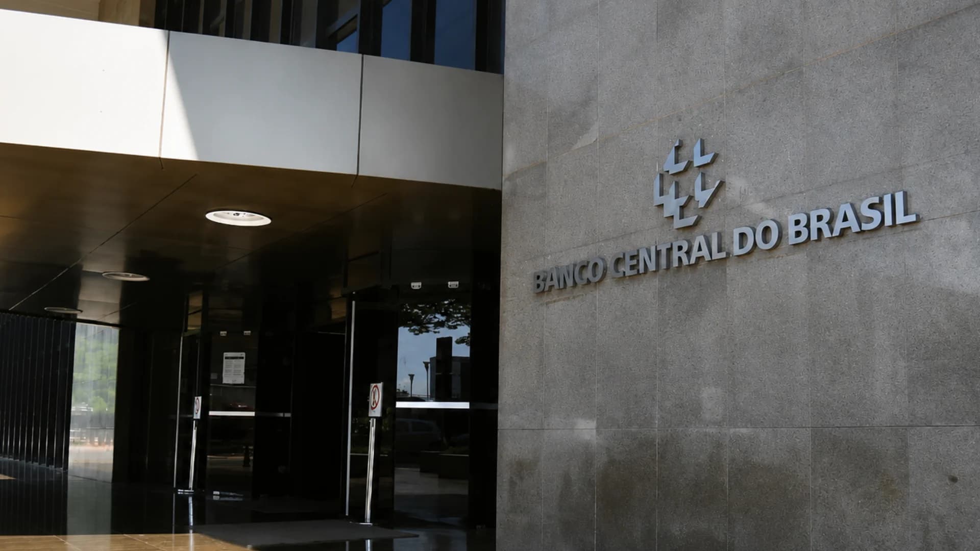 Concurso Bacen: Portaria traz 170 vagas e salários de até R$ 27 mil